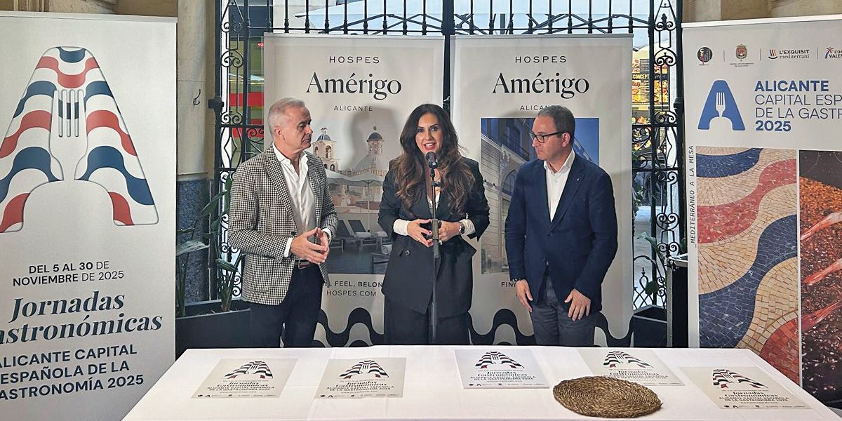ANA POQUET Concejal de Turismo y Playas