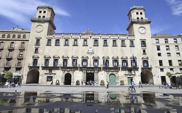 El pregón no se realiza desde el Ayuntamiento