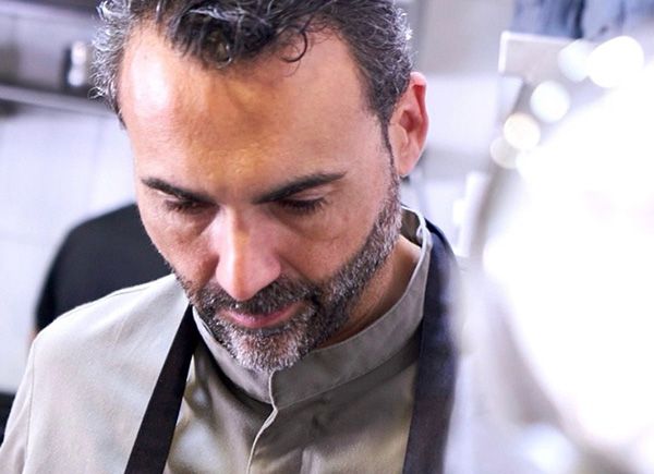 JOAQUÍN BAEZA dirigiendo el servicio