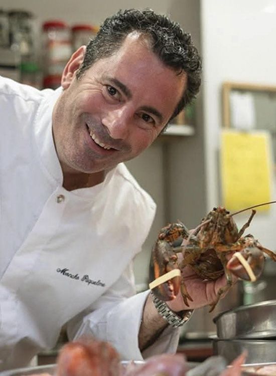MONCHO RIQUELME cocinando en Casa Riquelme