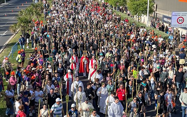 Récord de peregrinos en Santa Faz por el buen tiempo