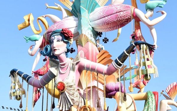 Baver-Els Antigons gana la especial de Hogueras 2025