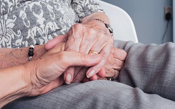 Fallecida una pareja en su casa y nadie lo notó